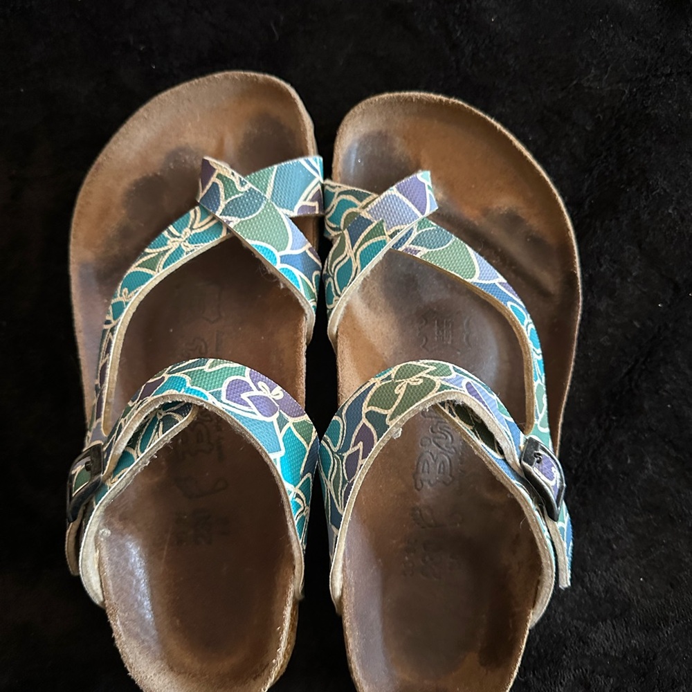 Floral Strap Sandals - Picture 2 of 3